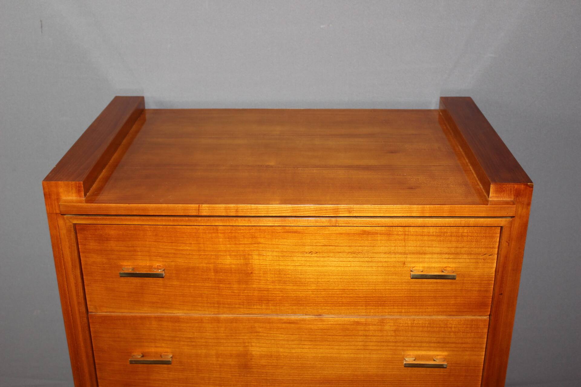 Commode design circa 1970