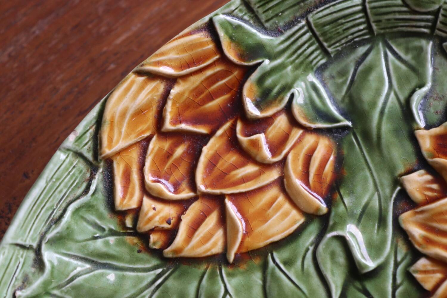 Large sunflower slip dish