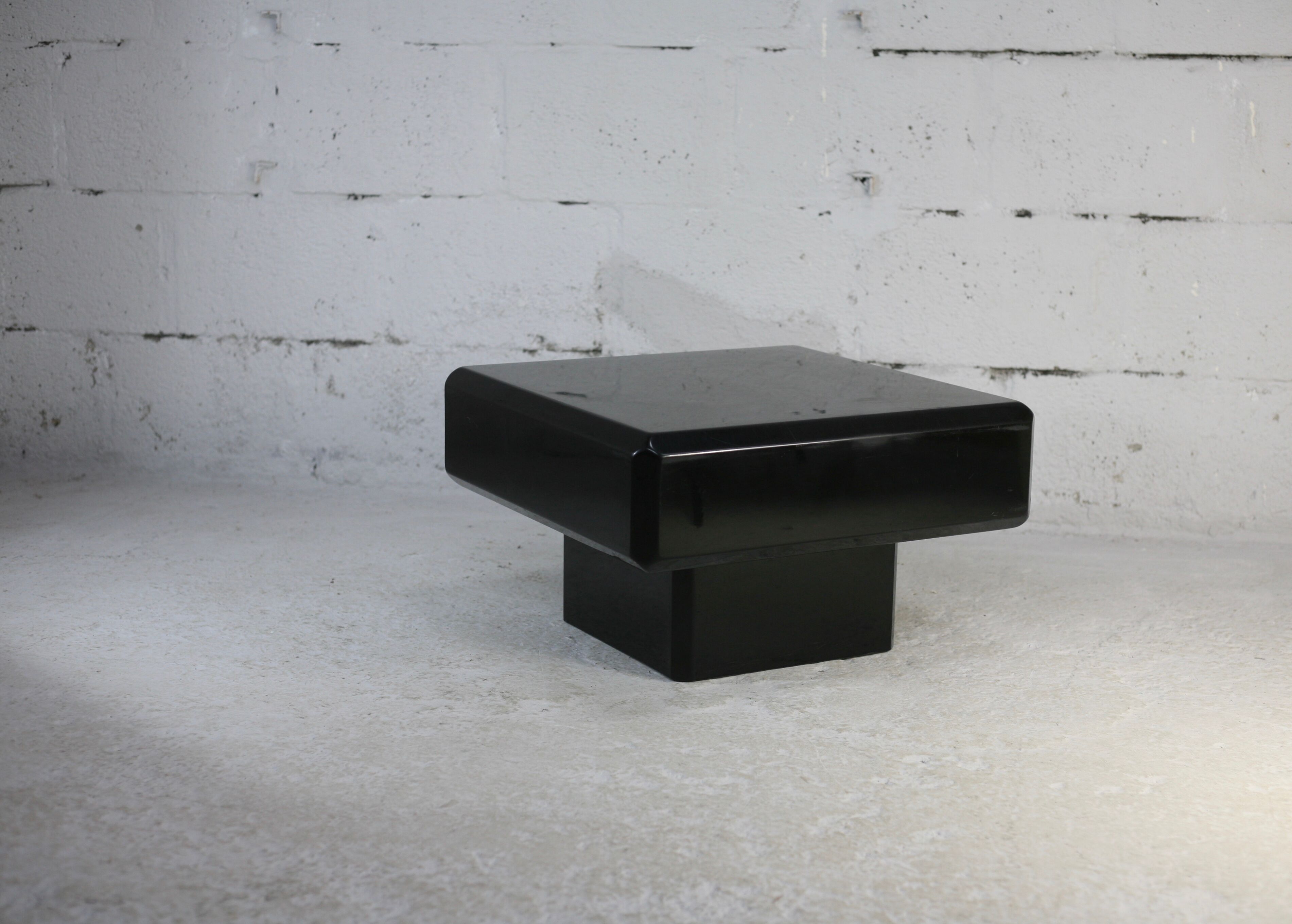 Black lacquered wood coffee table, France, circa 1970