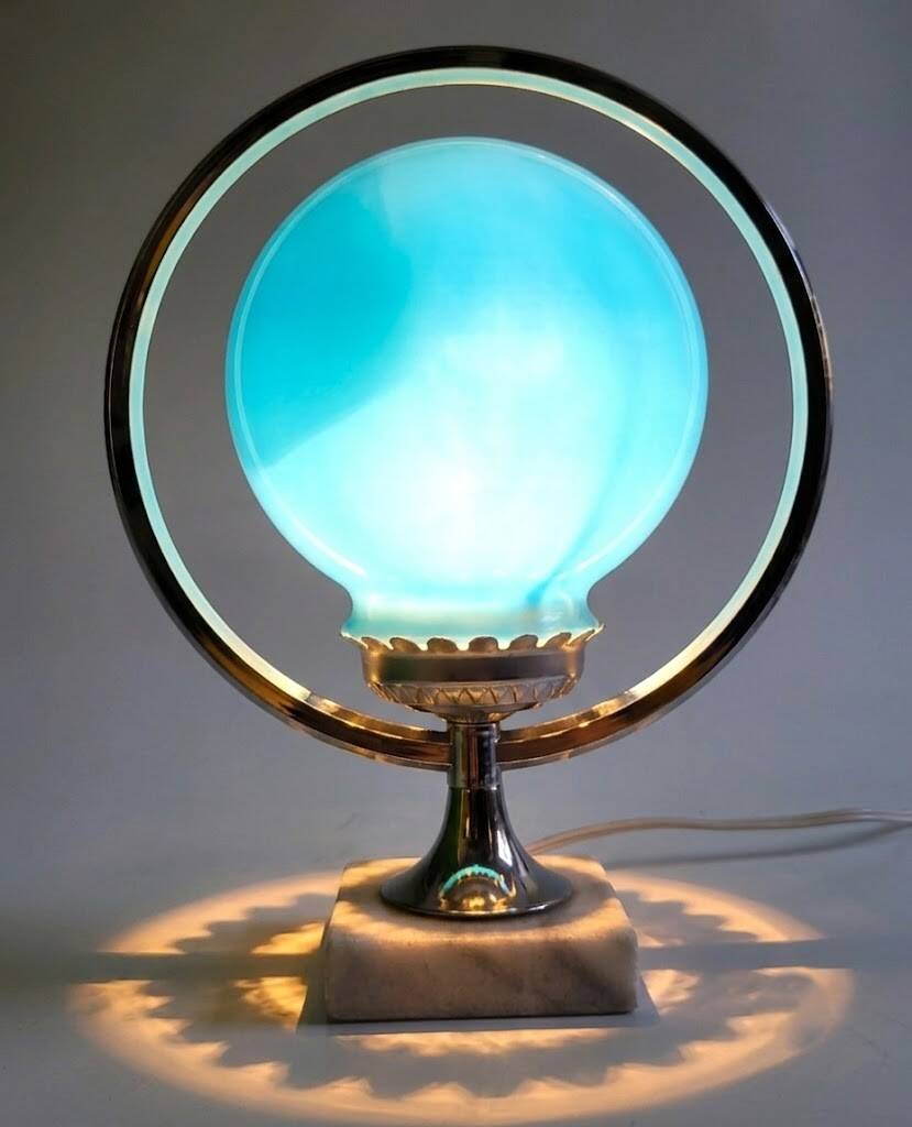 Vintage Art Deco/Space Age lamp from the 1970s.