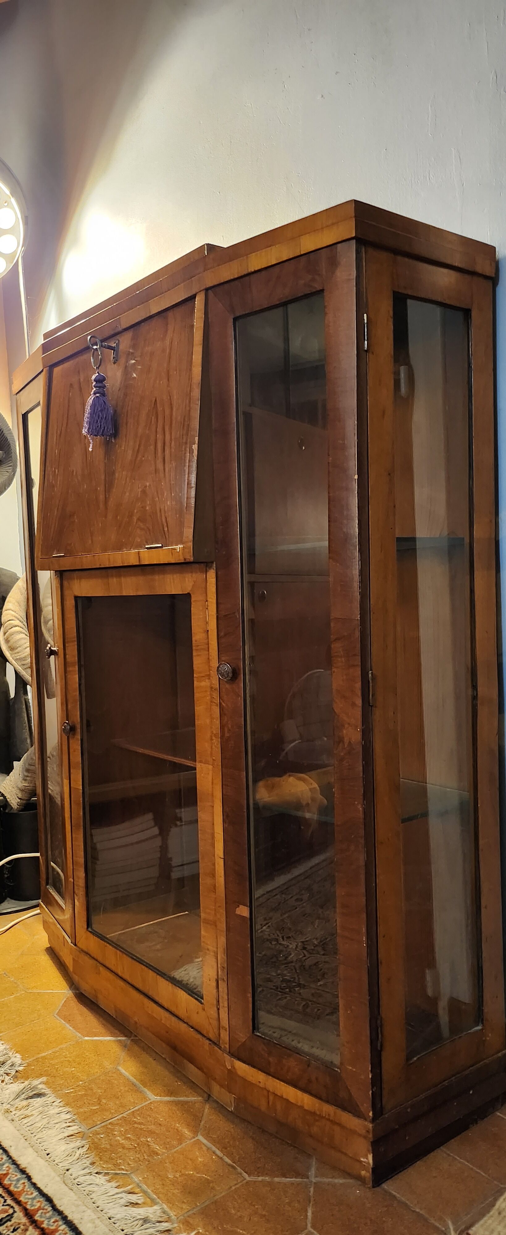 Art deco showcase bar furniture in rosewood veneer. 1930s.