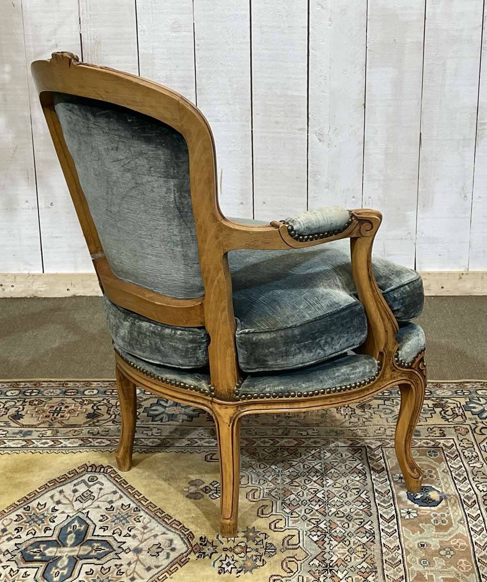 Fauteuil cabriolet de style Louis XV en hêtre