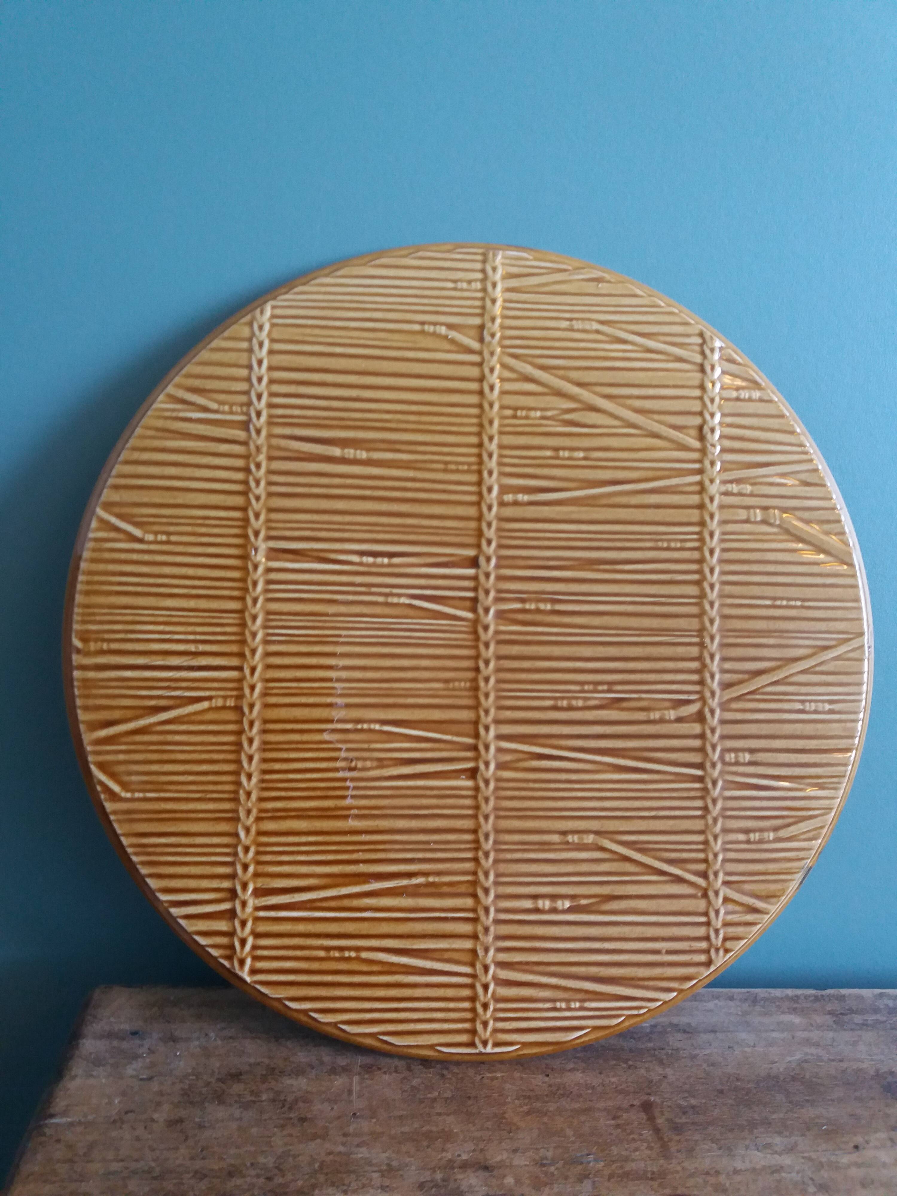 Gien cheese board with wicker straw decor