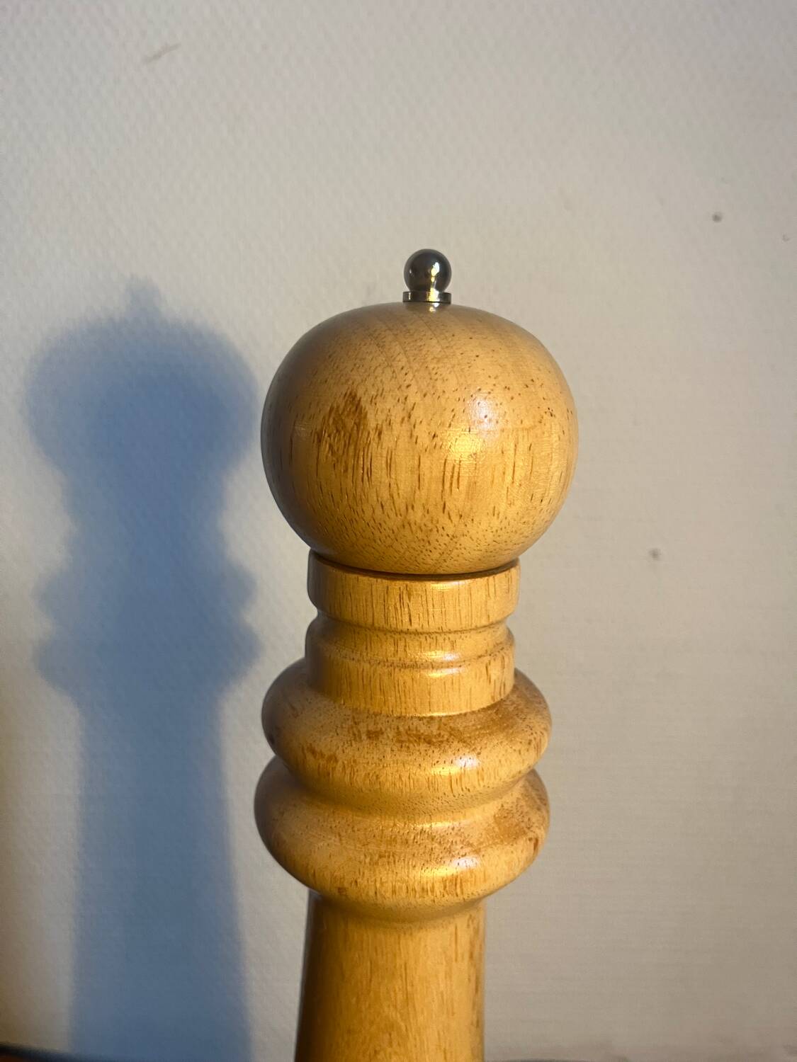 XL pepper mill in natural wood from the 80s