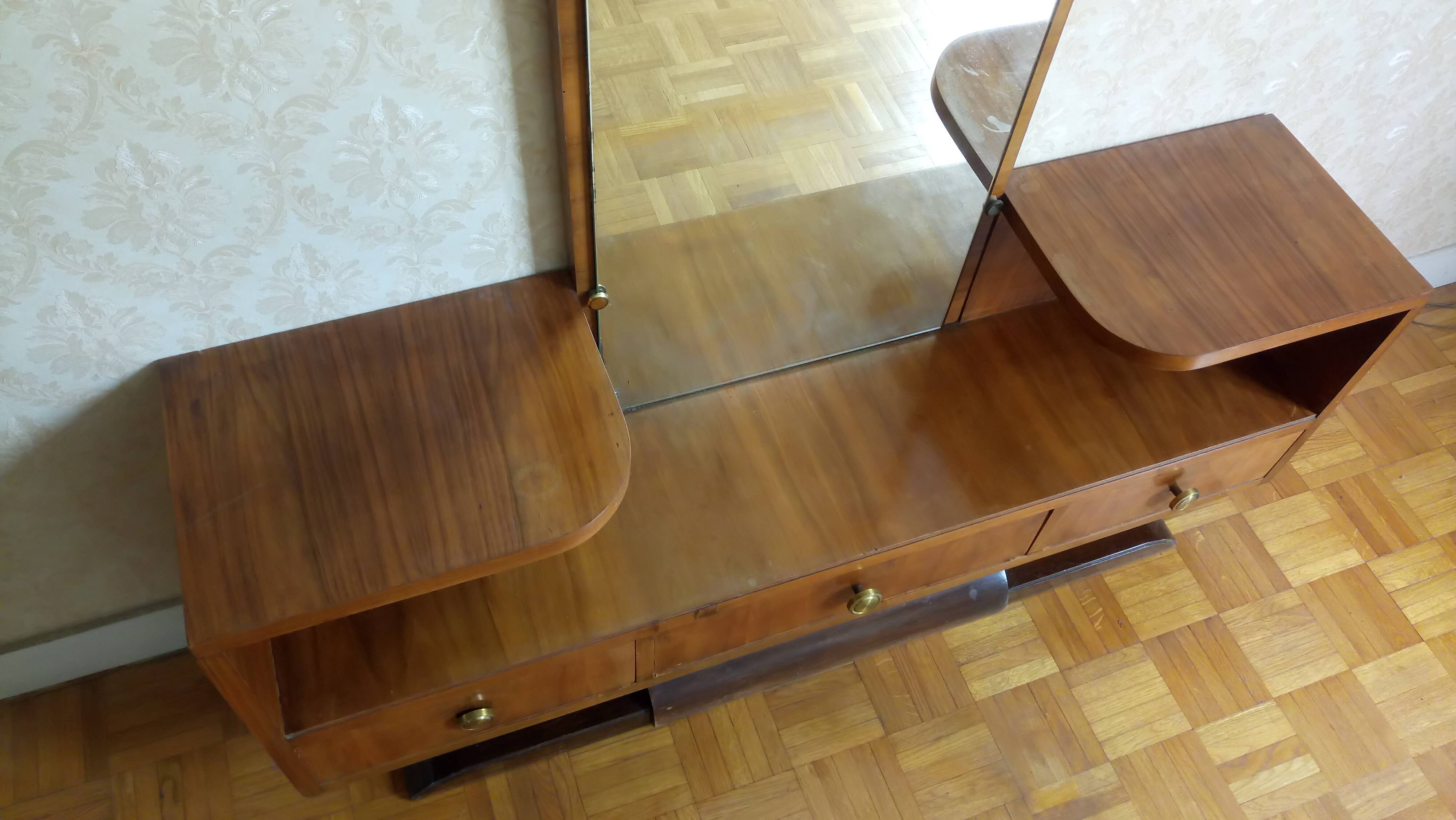 Art-deco walnut dressing table from the 1930s