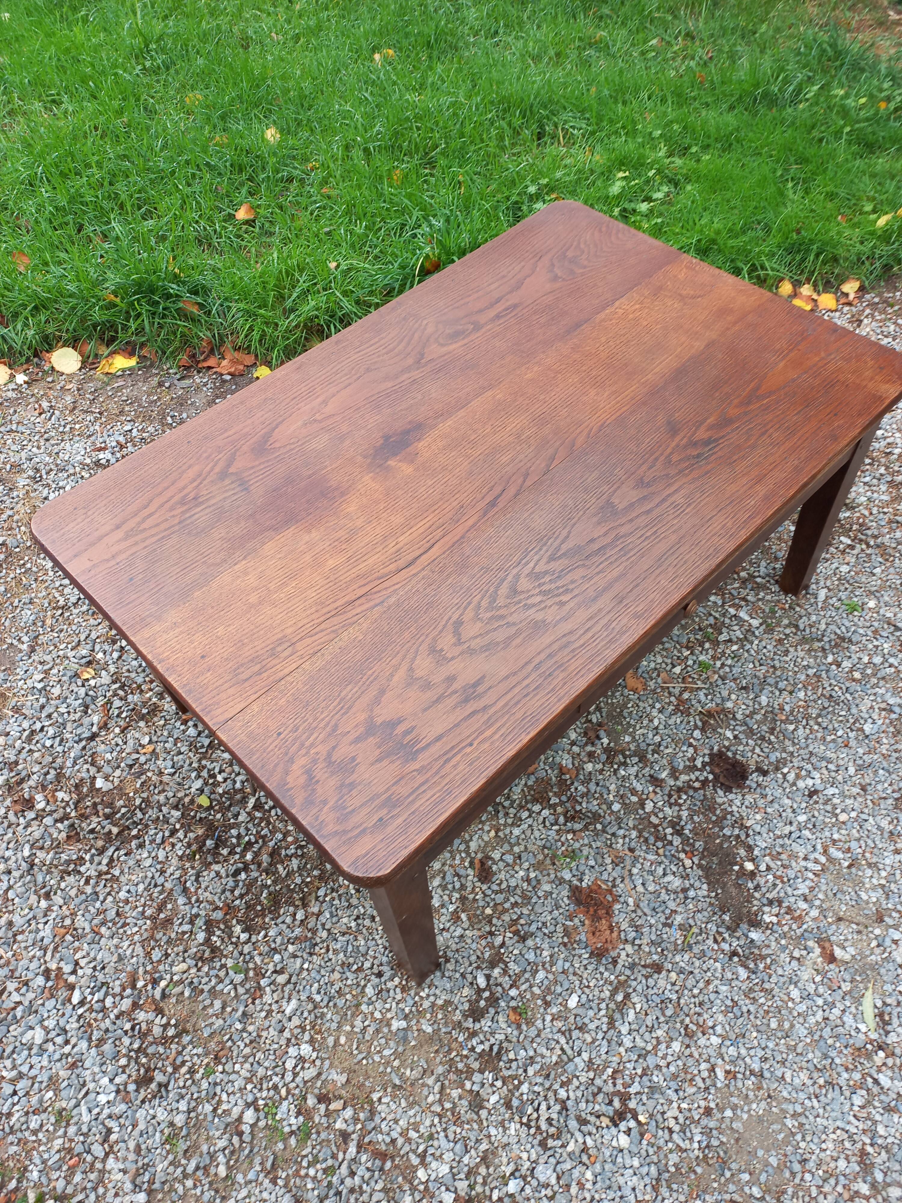 Oak farmhouse coffee table 1 drawer nineteenth century feet bobbins