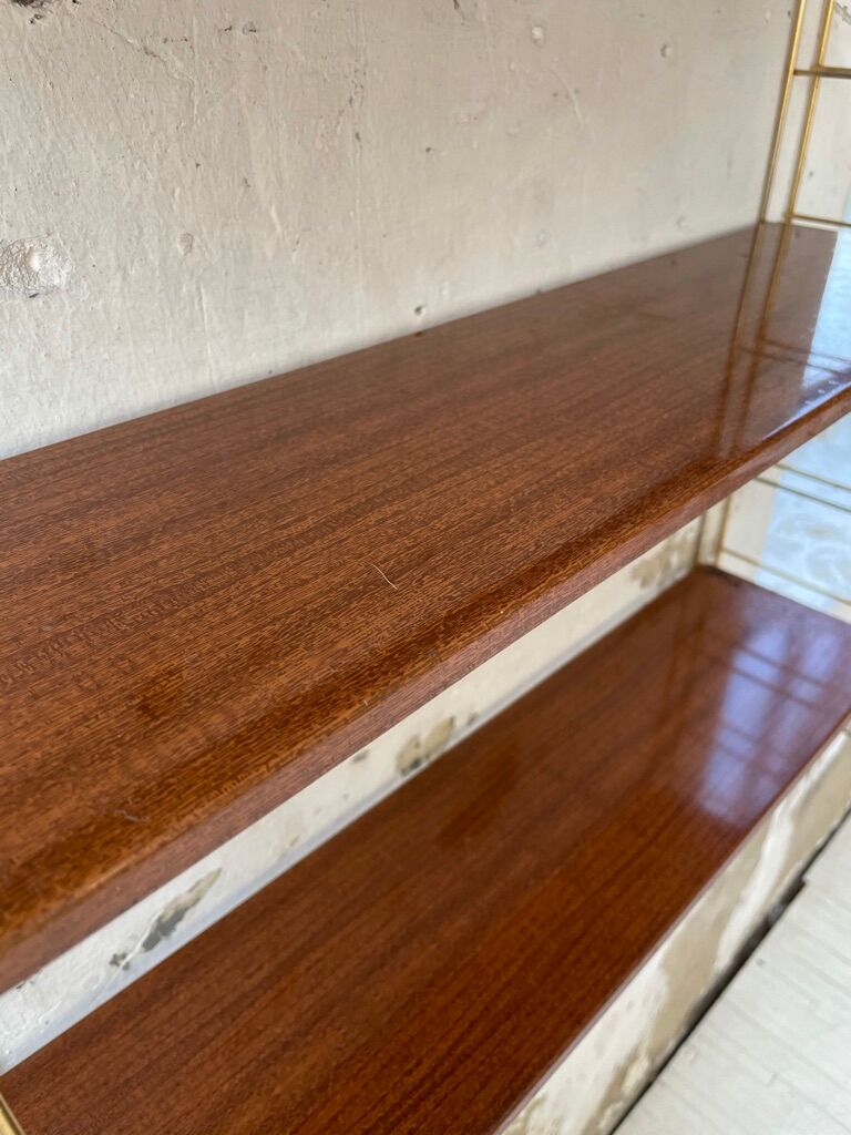 String-type wall shelf