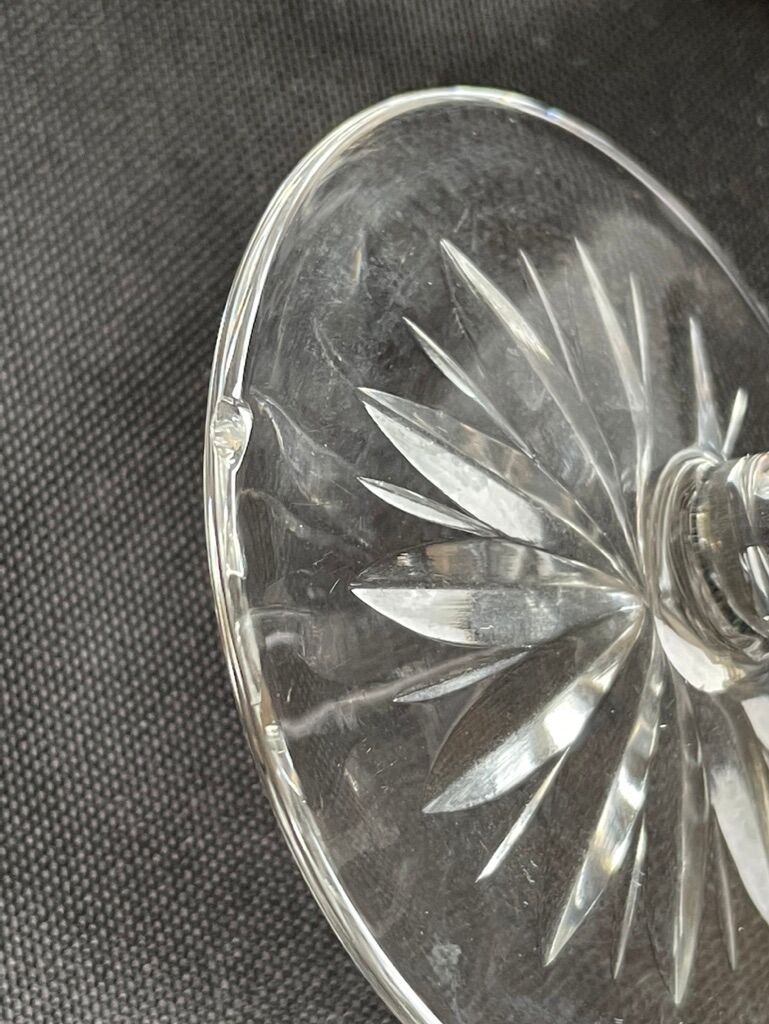 9 champagne flutes – Blown and cut crystal