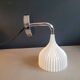Applique E blanche par Kartell
