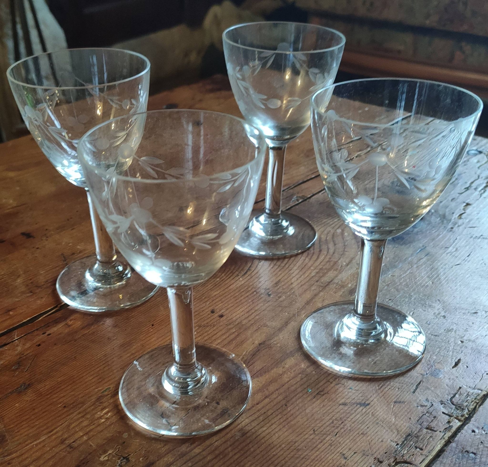 Set of chiseled stemmed glasses