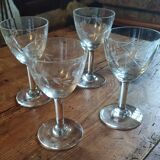 Lot de verres à pied ciselés
