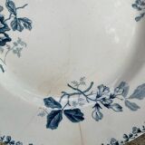 Selling sets of 8 St Amand plates