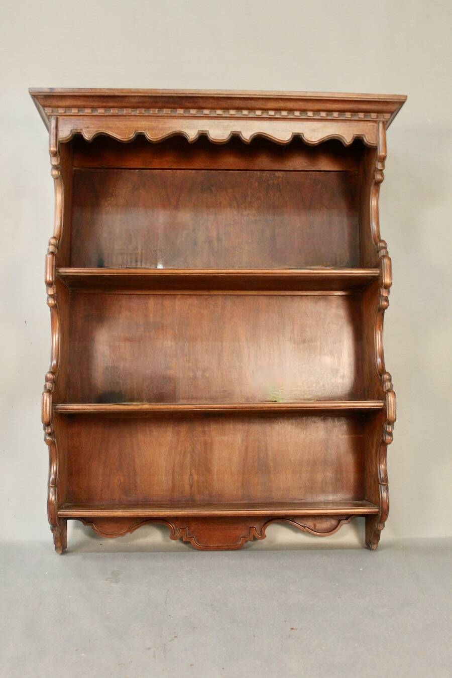 Walnut cabinet from the 19th century