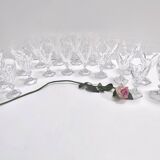 Ensemble postmoderne de dix-huit verres à boire en cristal massif par Kosta Boda, Suède