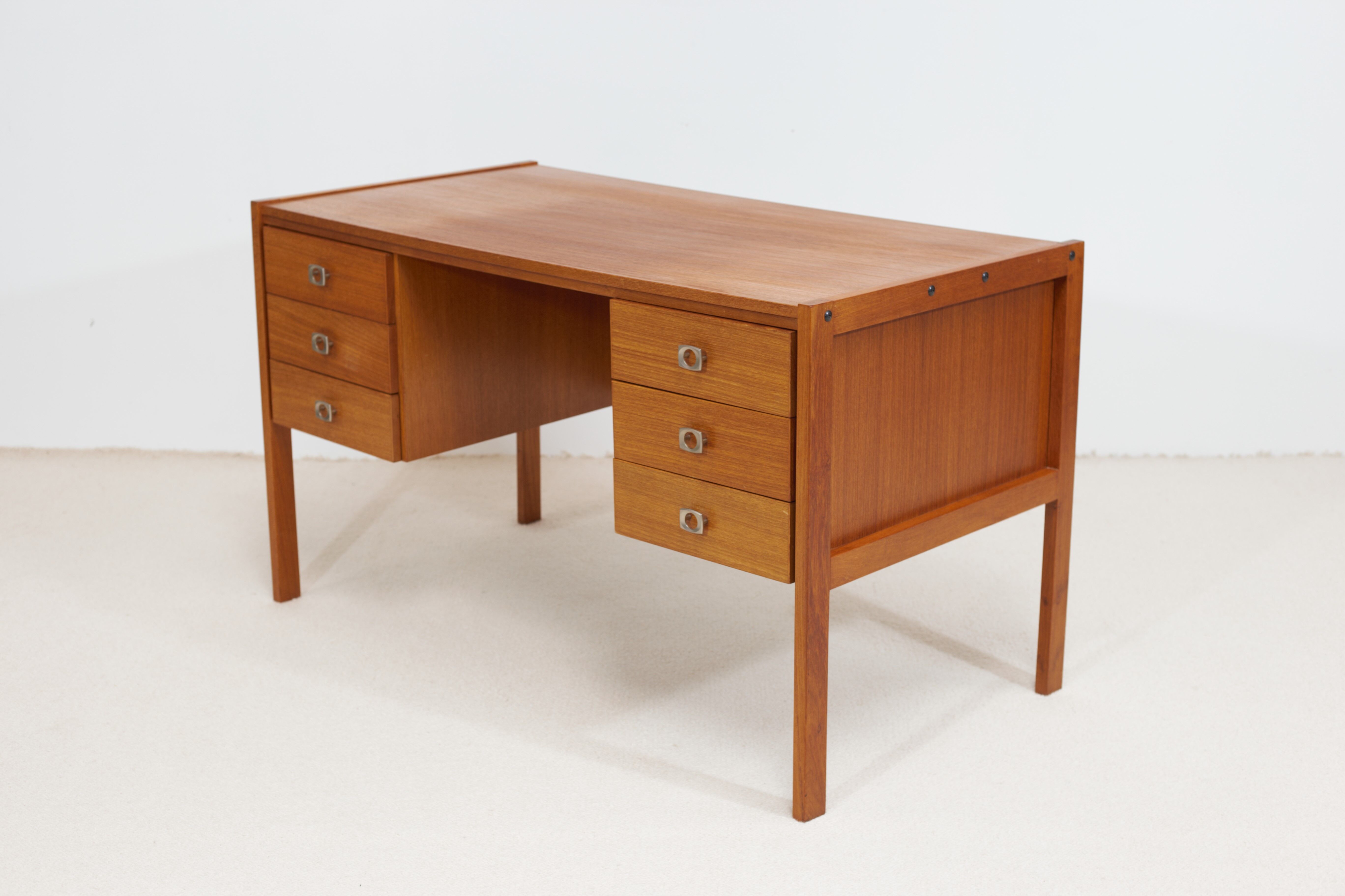 Danish office in teak