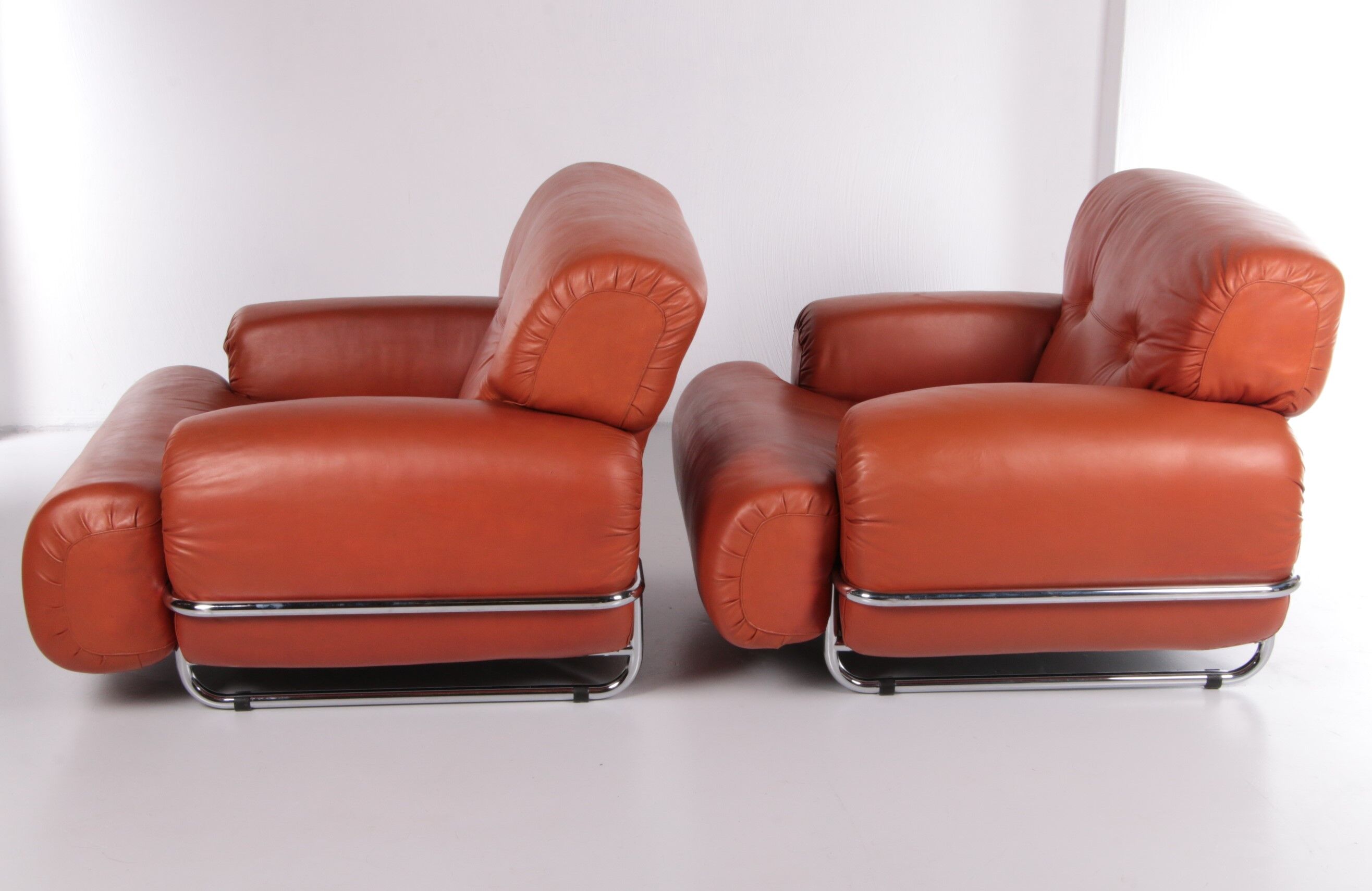 Bold Italian Lounge chair set made of leather, 1970