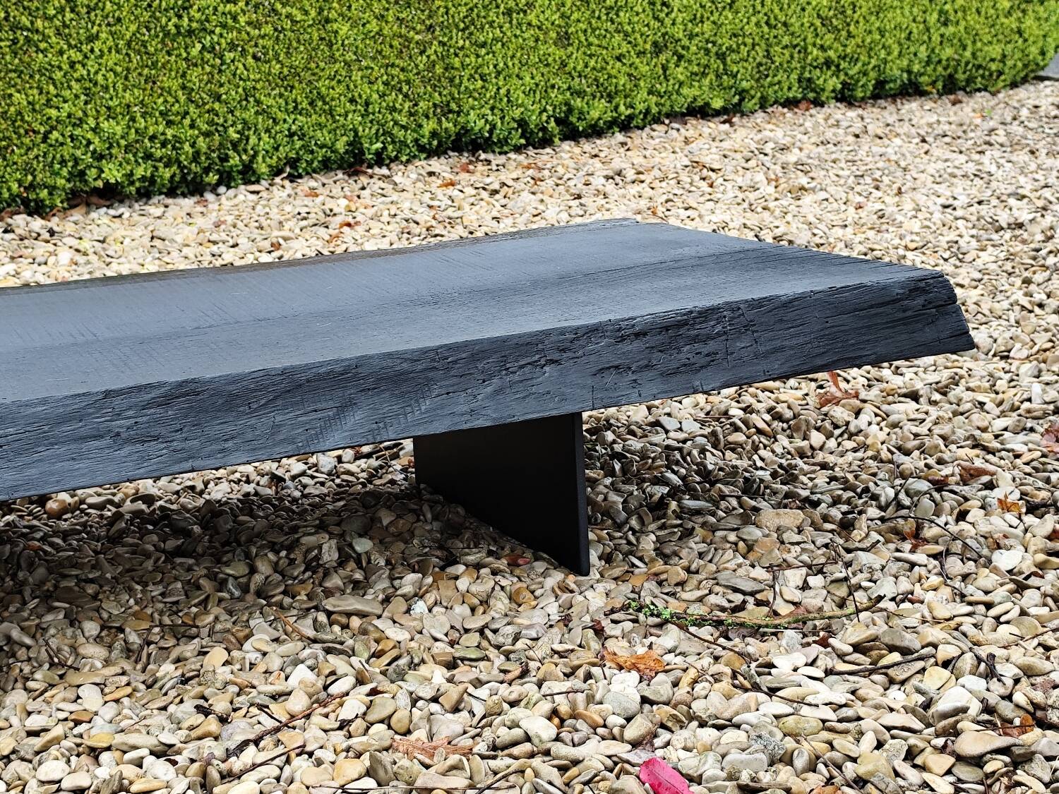 Table basse en bois brûlé Wabi sabi