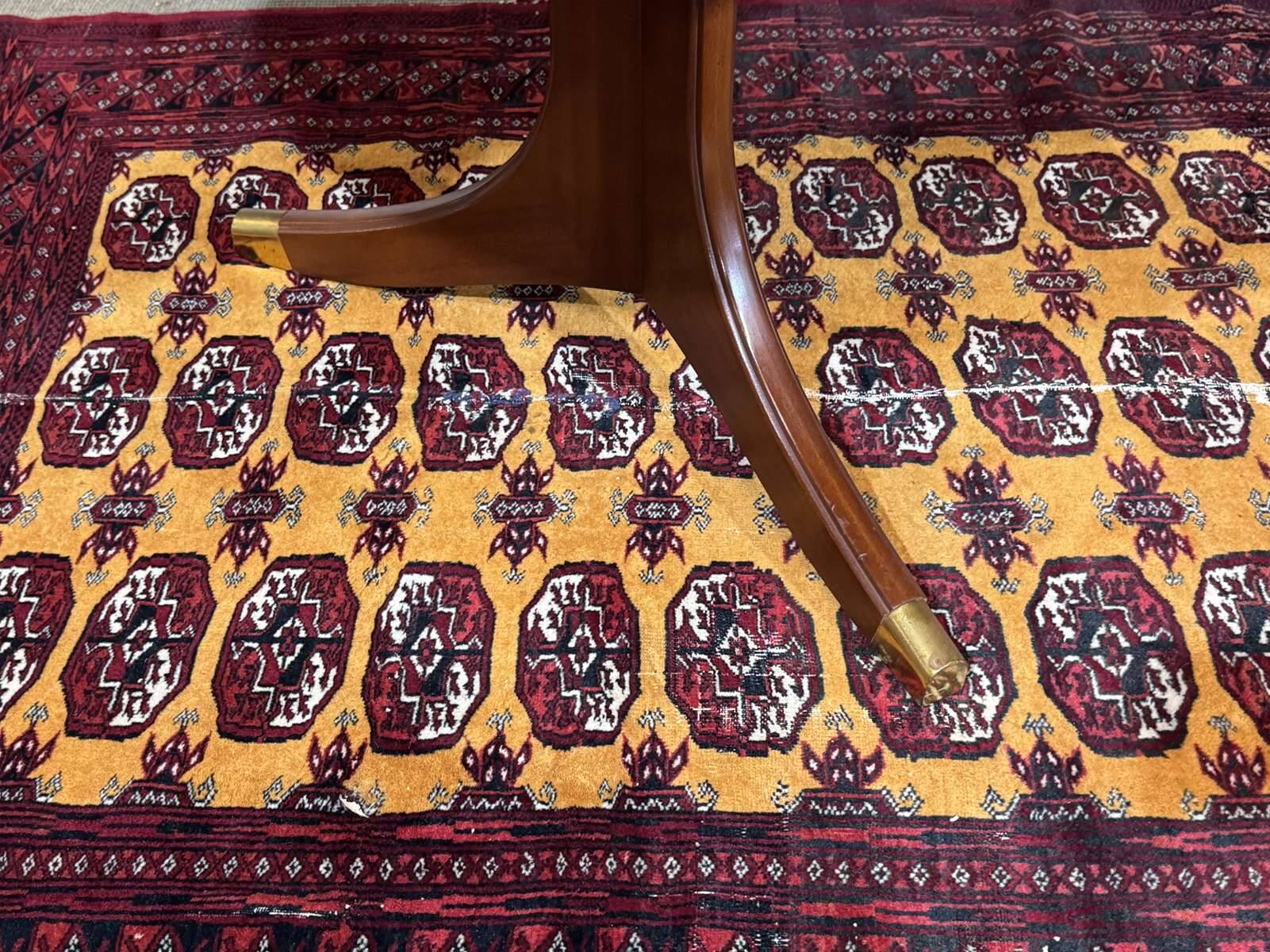 Oval GPlan table in mahogany from the 1970s with a butterfly extension.