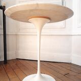 Pedestal table by Eero Saarinen for Knoll