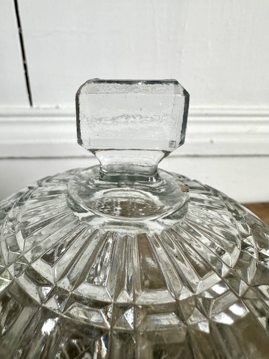 Former Portieux crystal sugar bowl