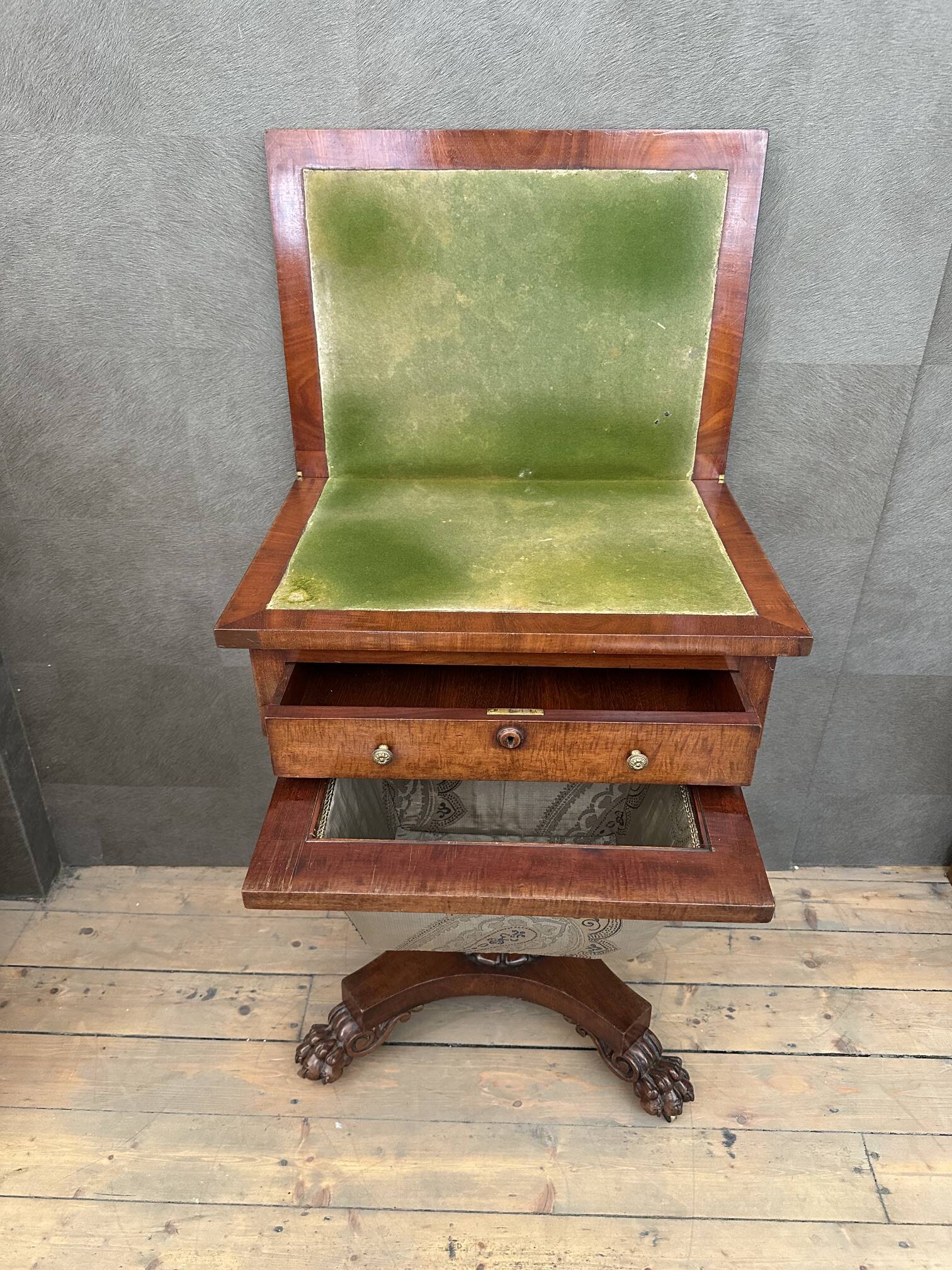 table de couture antique