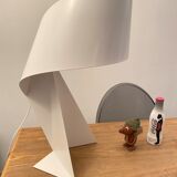 Ribbon lamp design Claire Norcross white laqué steel