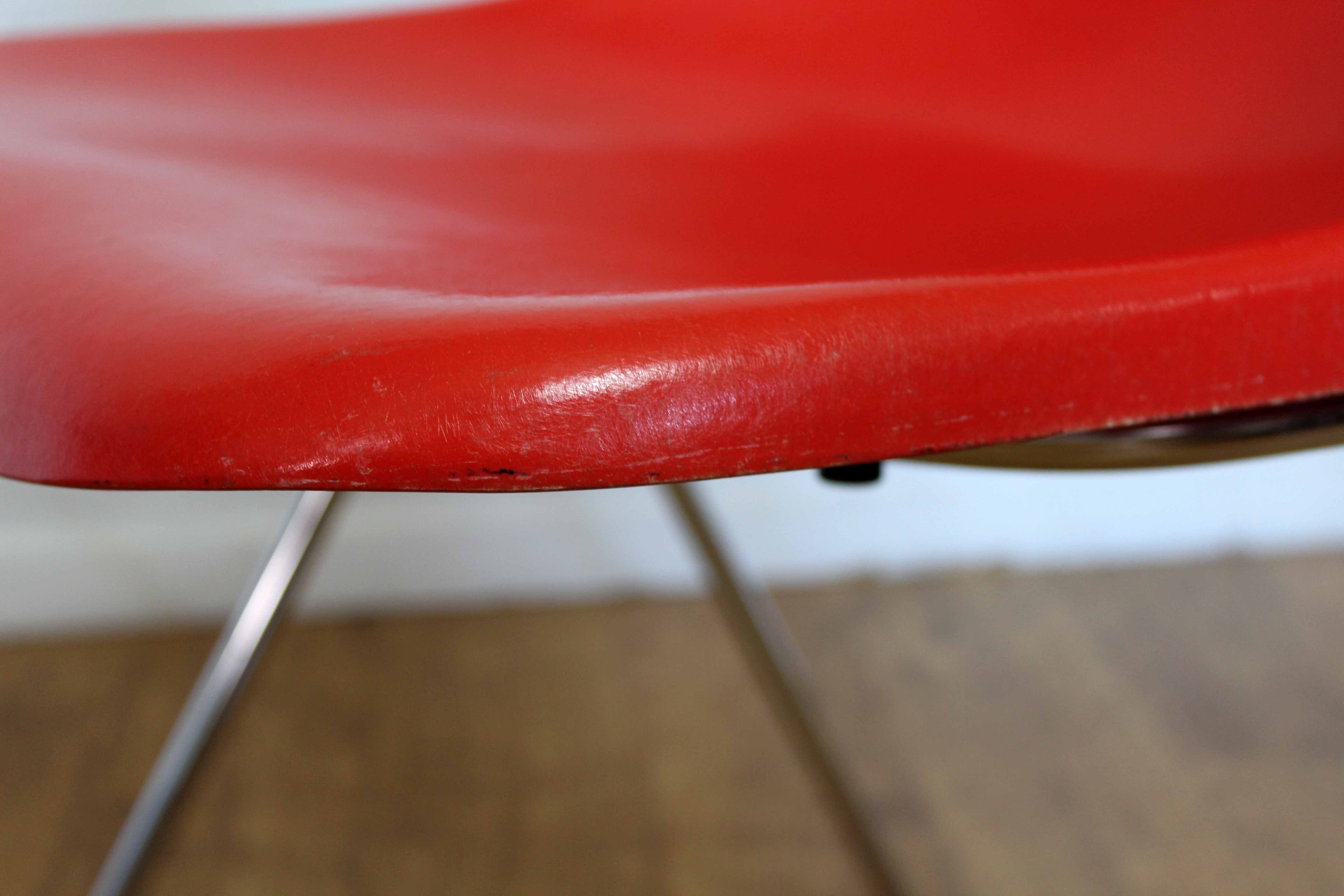 Stella fiberglass chair