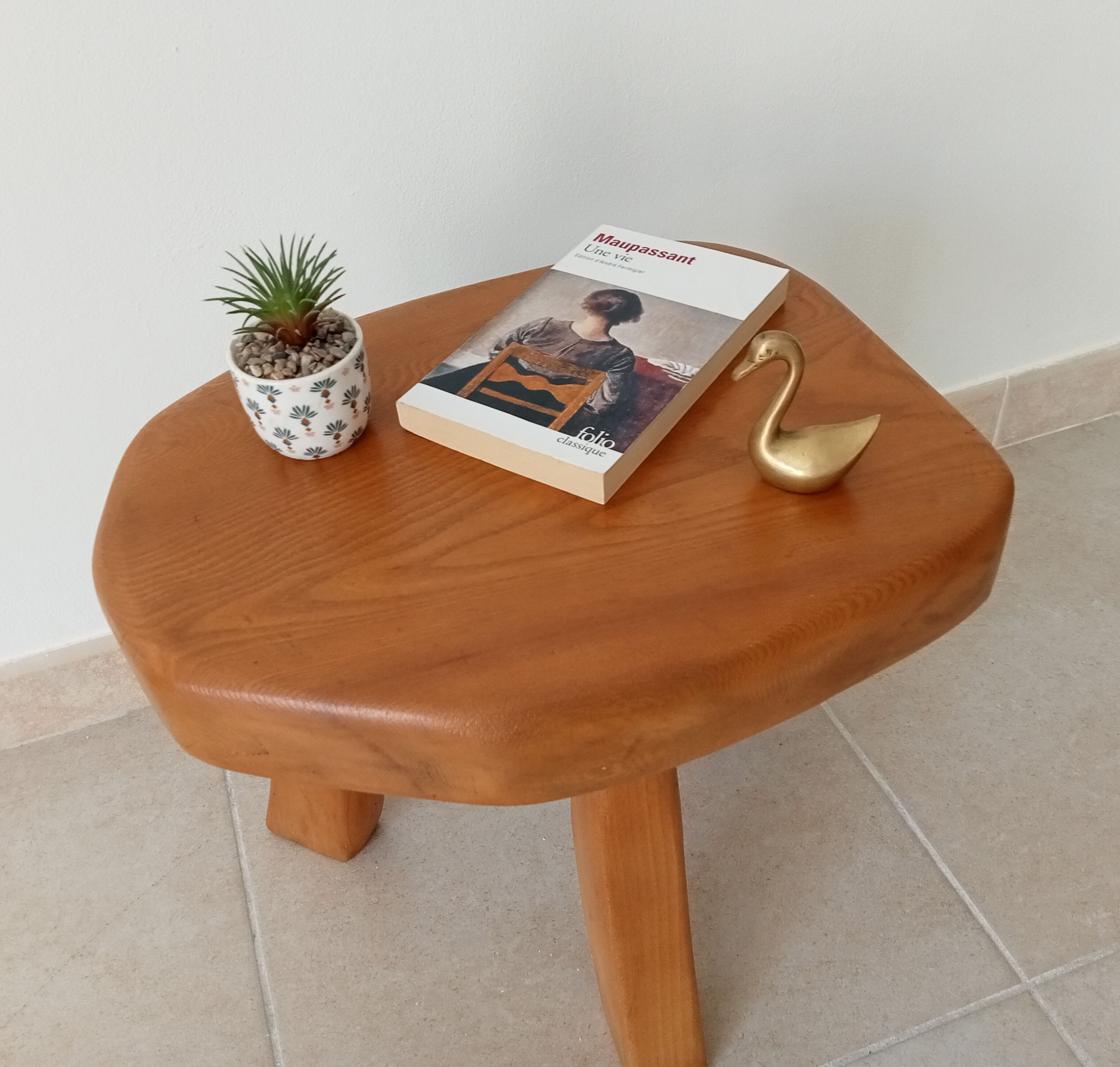 Vintage tripod brutalist side table in solid oak