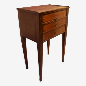 Antique chest of drawers in veneer