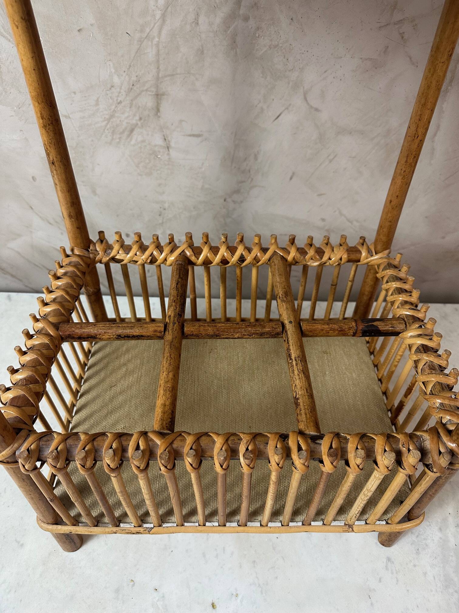 Rattan bottle holder