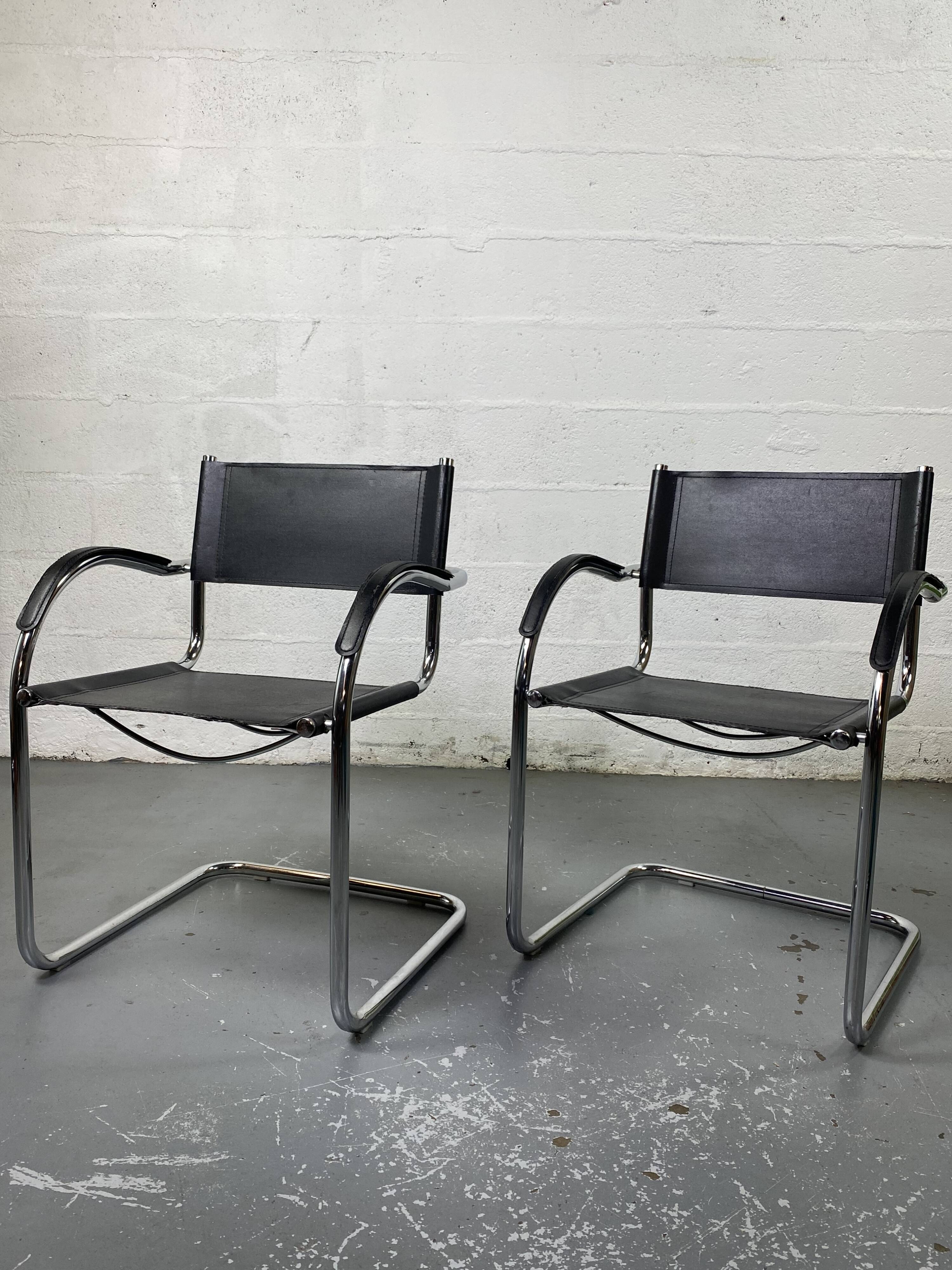 Paire de Fauteuils Design en simili cuir et Aluminium