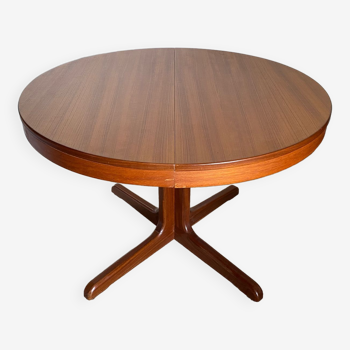 Round table dia 116cm extendable Scandinavian type teak and teak veneer year 1960