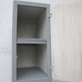 Boarding wooden wardrobe closet