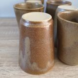 Lot de 8 gobelets en grès