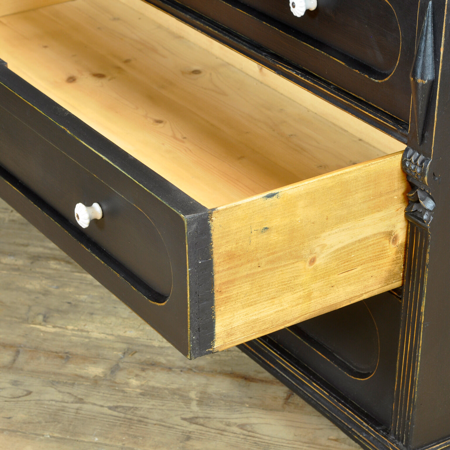 Commode en pin et chêne, vers 1920
