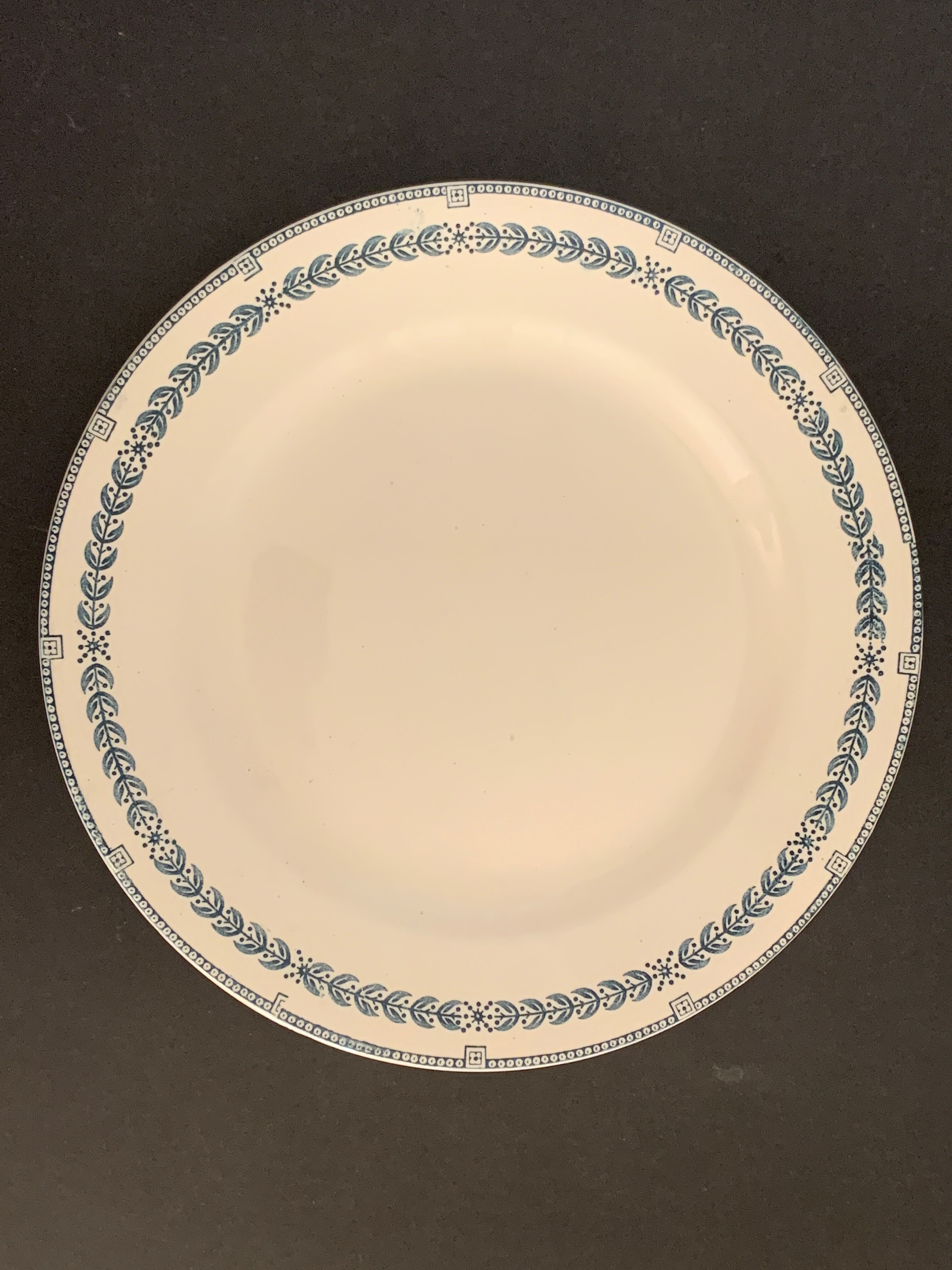 8 flat plates old Iron Earth, Salins, Condé service