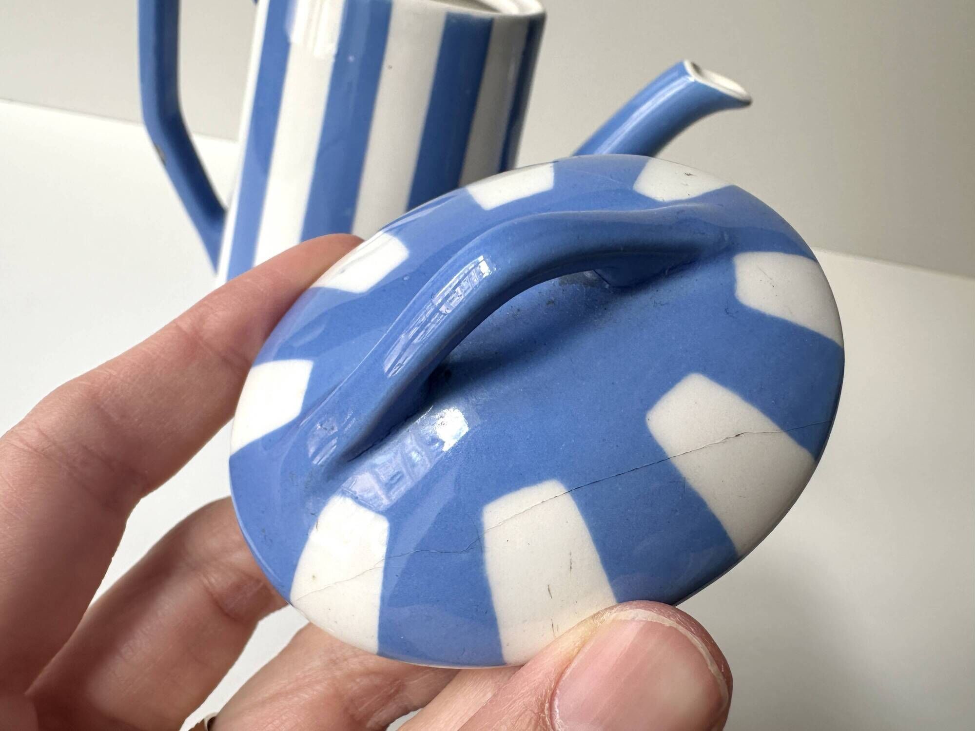 Small art deco coffee pot fox trott sarreguemines 1930s