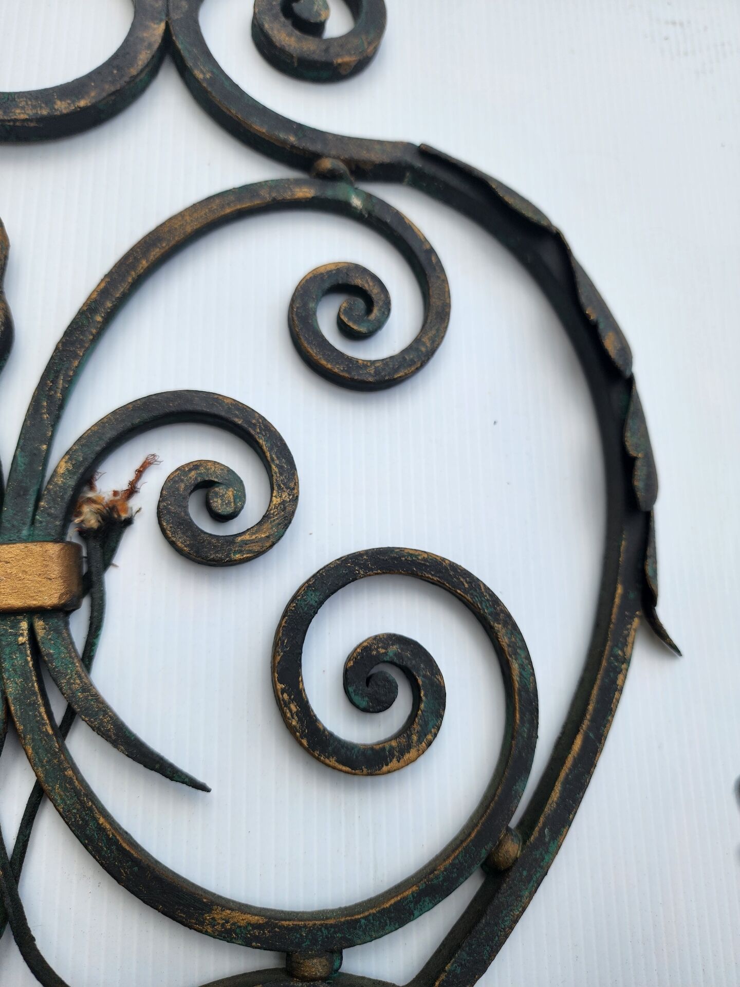Ancienne paire d'appliquer fer forgé style baroque