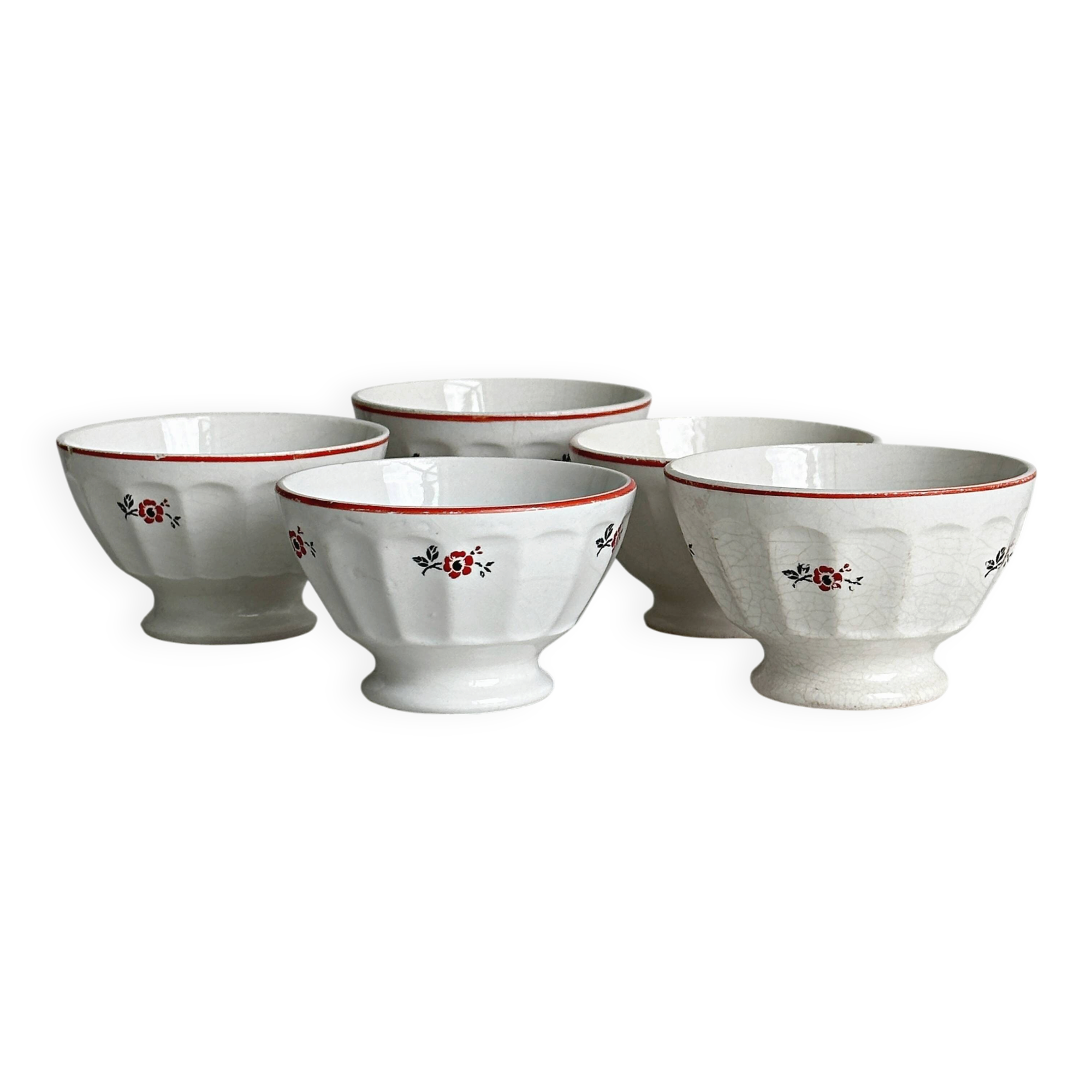 Set of 5 small ceramic bowls