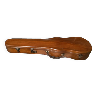 Old violin case with accessories