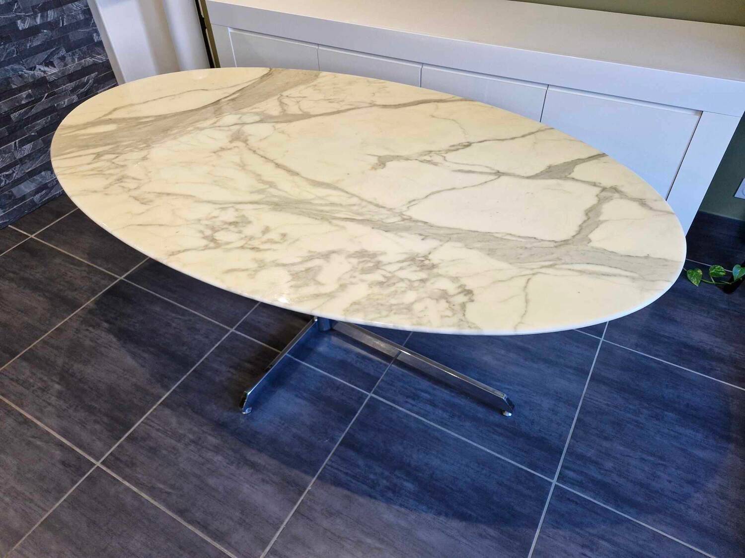 Roche Bobois table in Calacatta marble from 1980