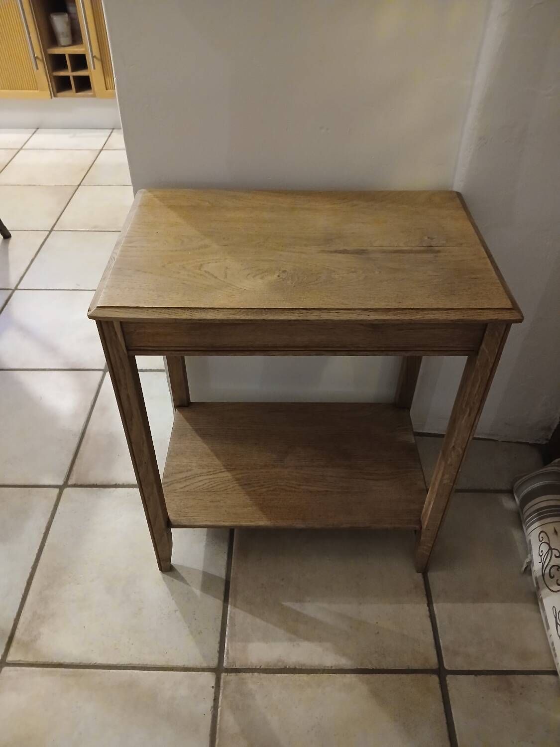 Small piece of furniture/old pedestal table
