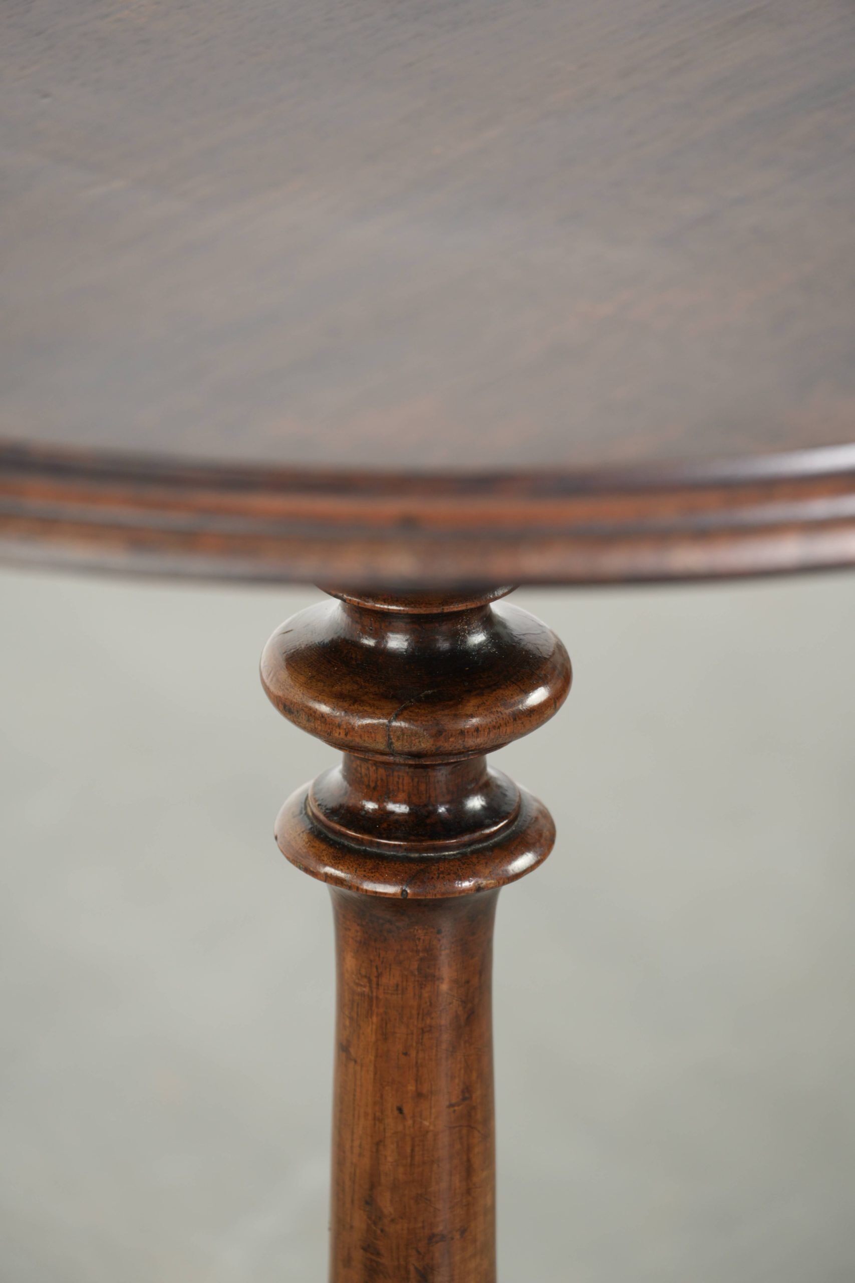 Round antique side table / wine table with rich carvings