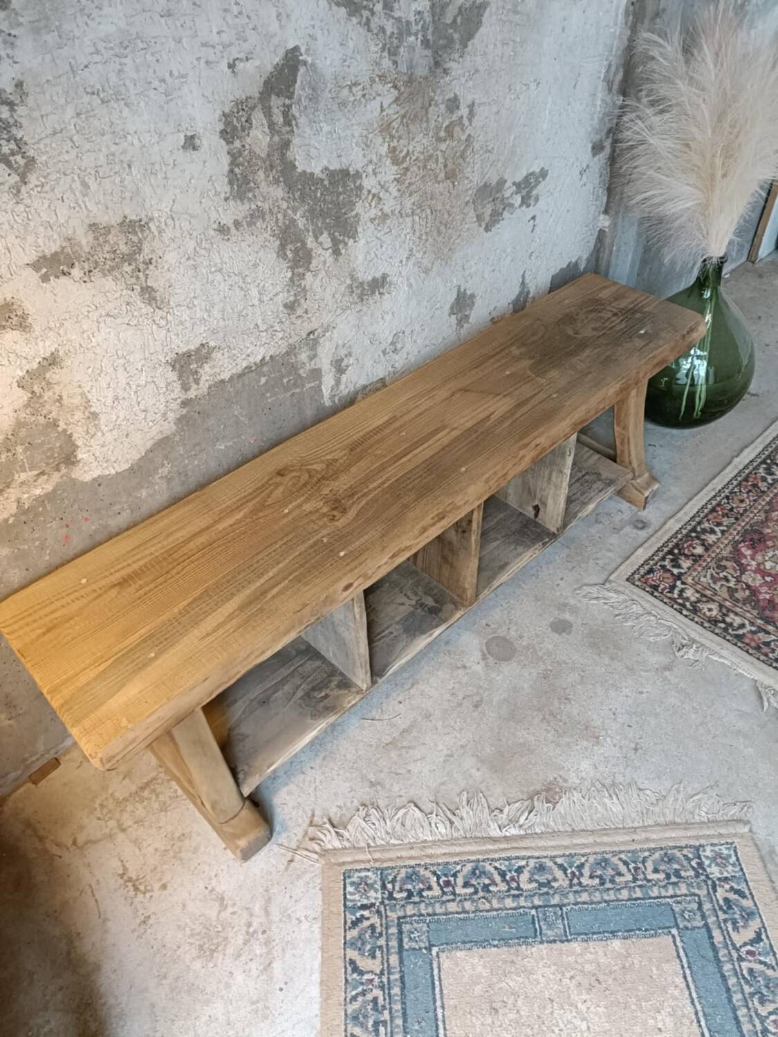 Entrance bench