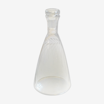 Carafe à eau en verre ciselé