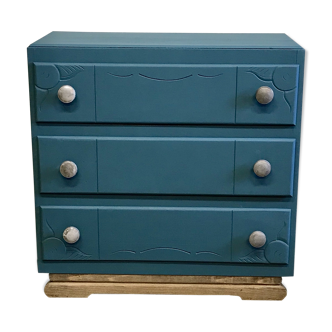 Dresser 30 years