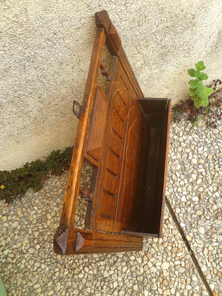 Magazine rack, vintage mail