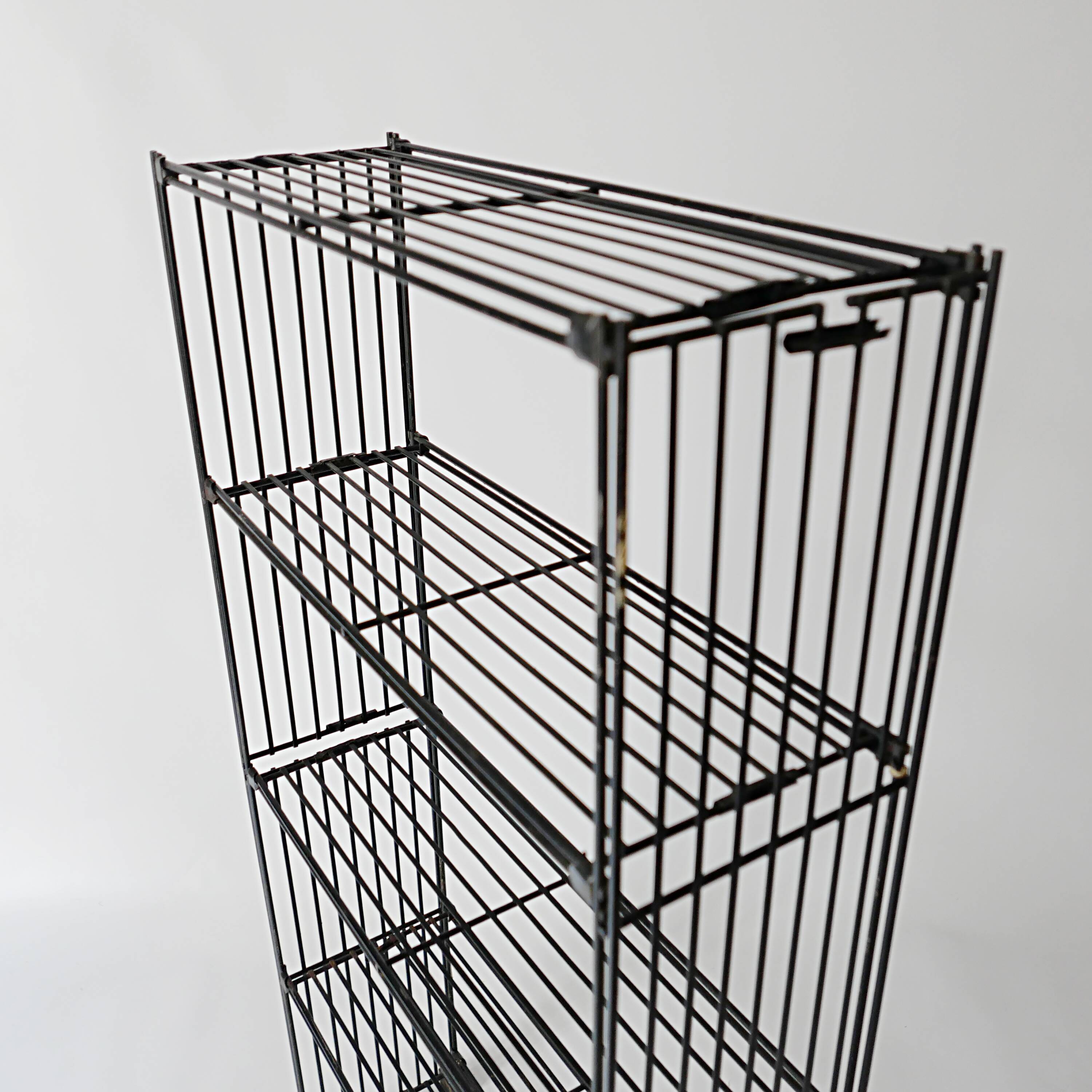 vintage metal bookshelf shelf design Multistrux by Multimueble