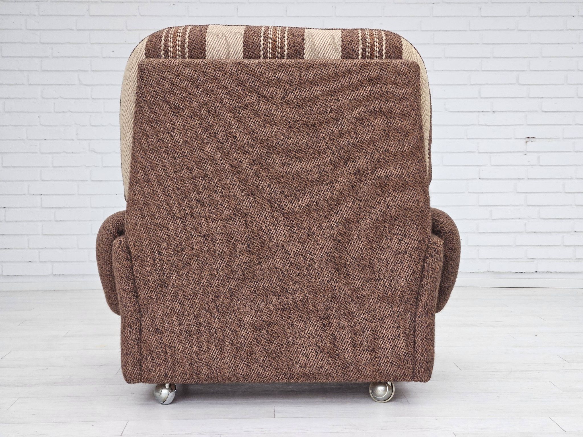 Fauteuil relax danois, revêtement en laine d'origine, années 70