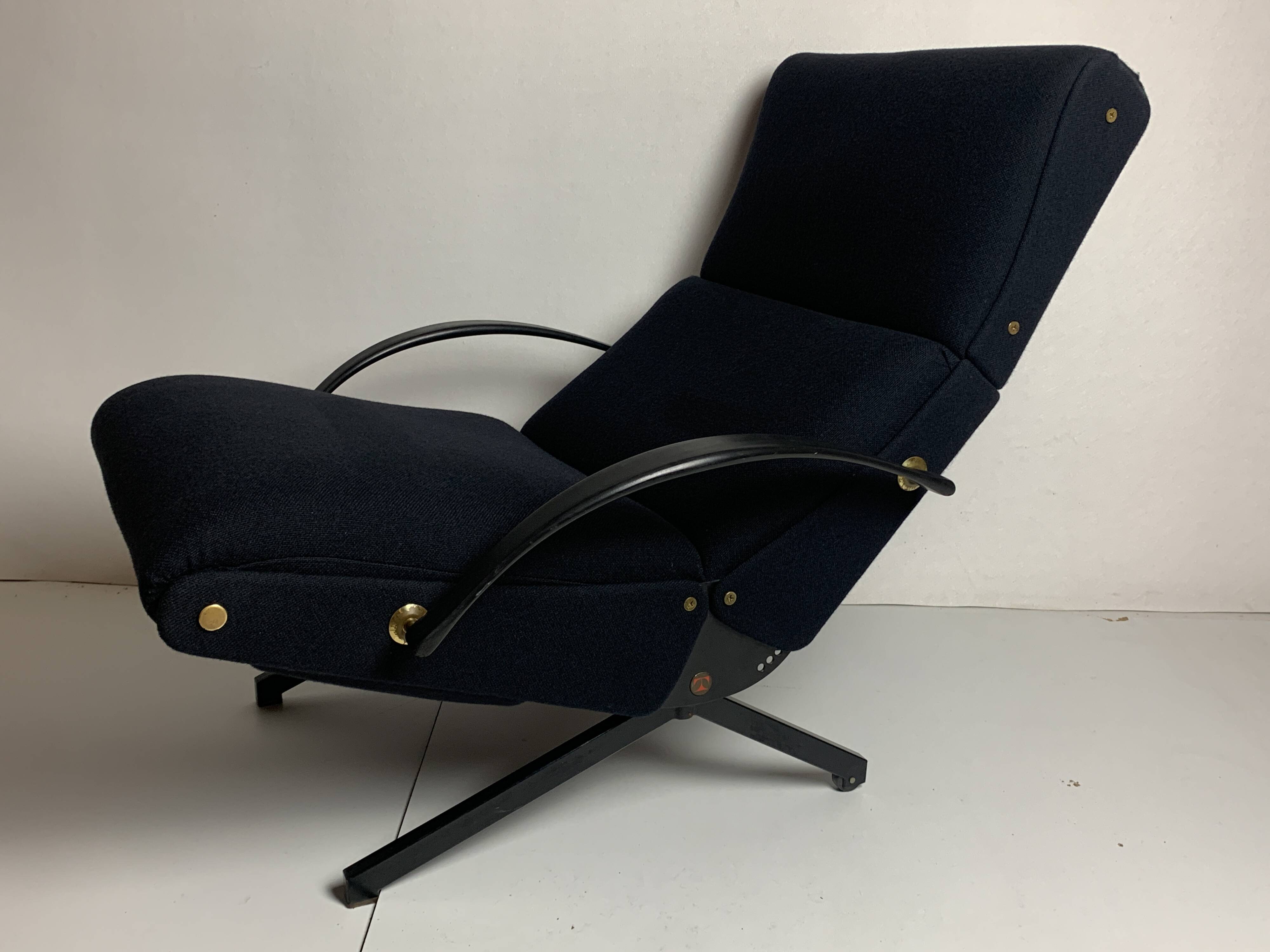 Fauteuil lounge italien vintage bleu marine foncé par Osvaldo Borsani pour Tecno, 1950